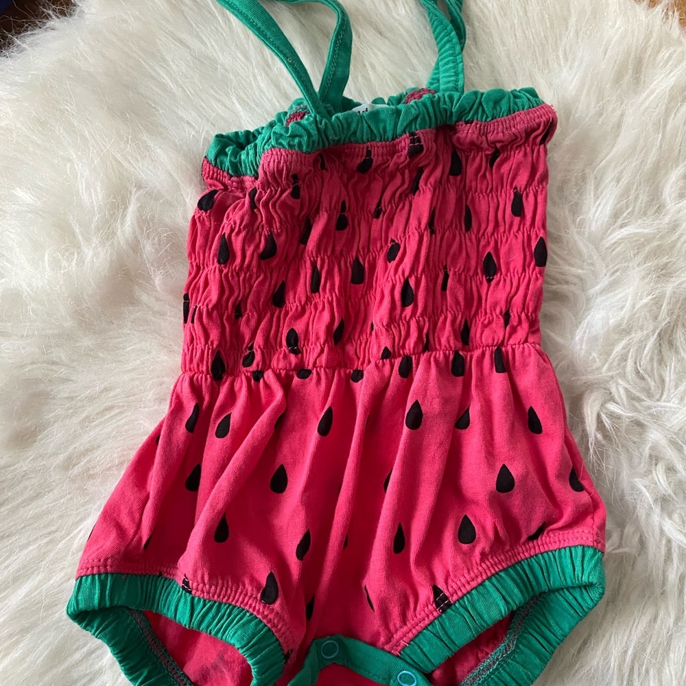 Theo + Leigh watermelon romper EUC 3-6 months
